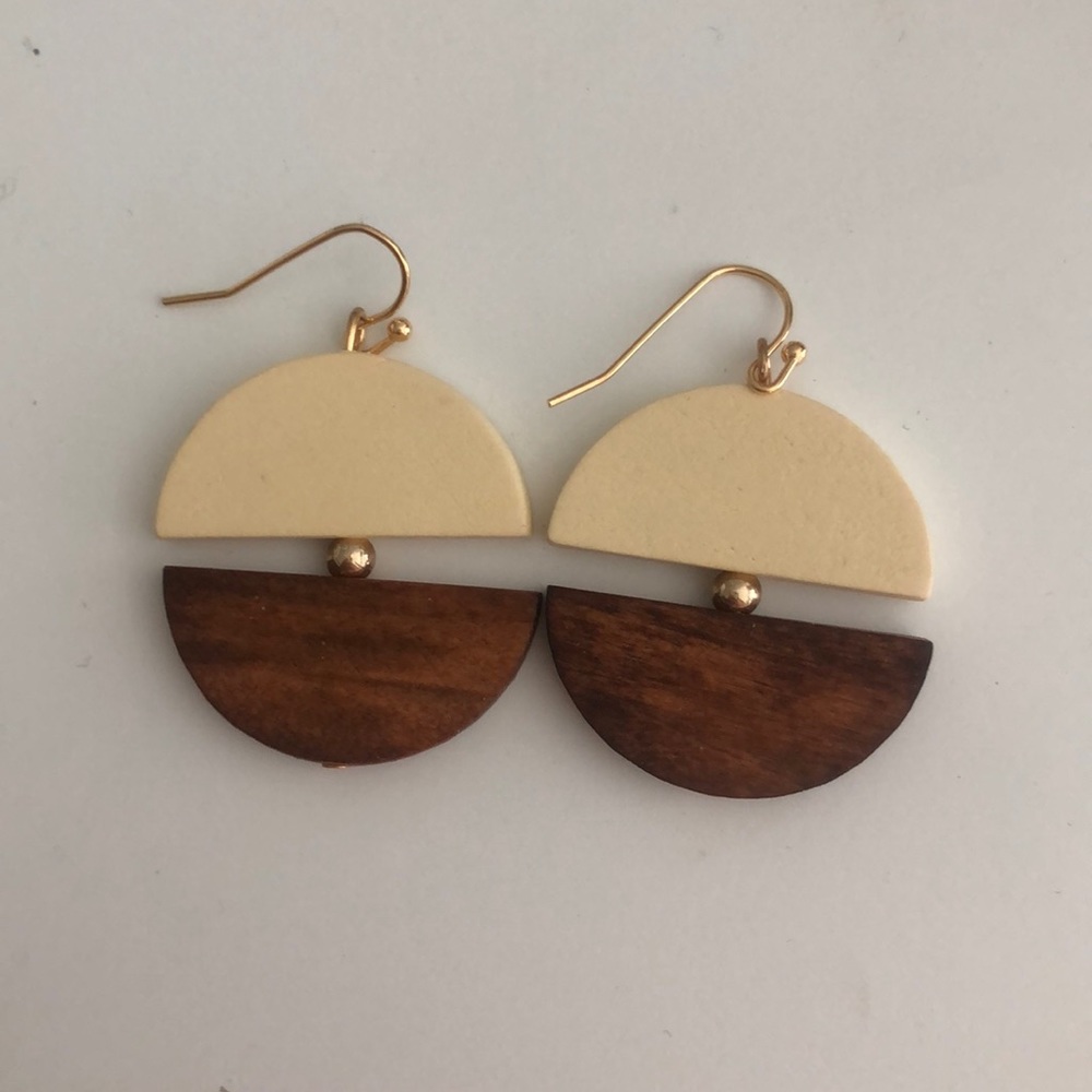 Wood dangling earrings